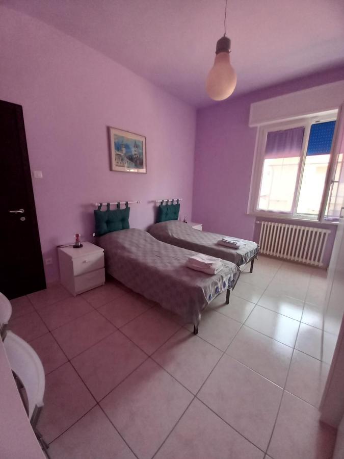 Affittacamere Appartamento Colorato Ferrara Eksteriør billede